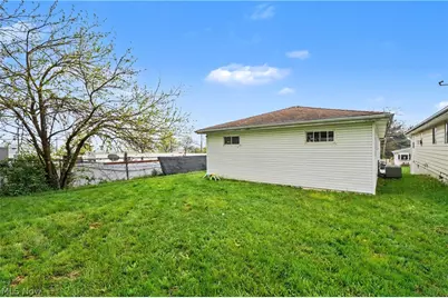 639 Fulmer Avenue, Akron, OH 44312 - Photo 33
