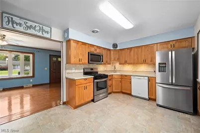795 Tarry Lane, Amherst, OH 44001 - Photo 15