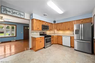 795 Tarry Ln, Amherst, OH 44001 - Photo 15