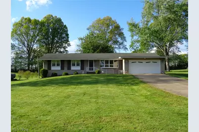 6105 Parknoll Street SW, Massillon, OH 44646 - Photo 1