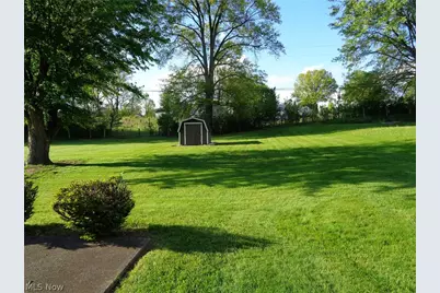 6105 Parknoll Street SW, Massillon, OH 44646 - Photo 3