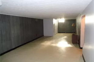6105 Parknoll St SW, Massillon, OH 44646 - Photo 13