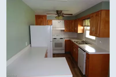 6105 Parknoll Street SW, Massillon, OH 44646 - Photo 5