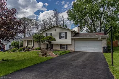 8523 Sleepy Hollow Drive NE, Warren, OH 44484 - Photo 1