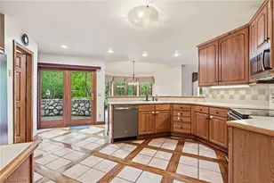 1012 Cloverdale Cir NE, Massillon, OH 44646 - Photo 15