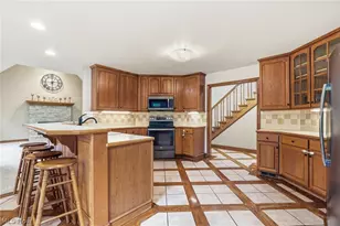 1012 Cloverdale Cir NE, Massillon, OH 44646 - Photo 13