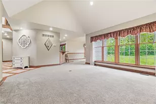 1012 Cloverdale Cir NE, Massillon, OH 44646 - Photo 11