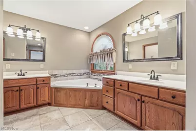 1012 Cloverdale Circle NE, Massillon, OH 44646 - Photo 23