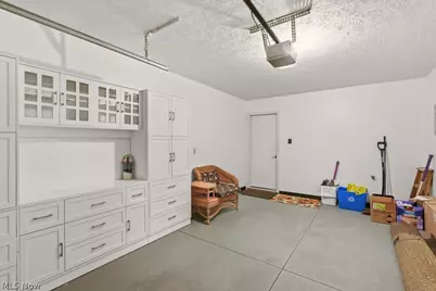 5653 Gateway Lane, Brook Park, OH 44142 - Photo 25