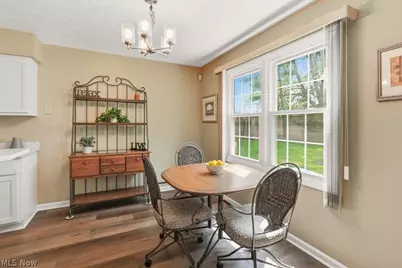 5653 Gateway Lane, Brook Park, OH 44142 - Photo 9