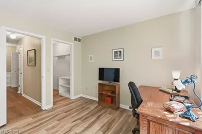 5653 Gateway Lane, Brook Park, OH 44142 - Photo 21
