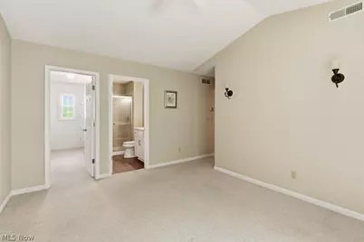 5653 Gateway Lane, Brook Park, OH 44142 - Photo 17