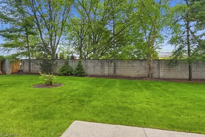 5653 Gateway Lane, Brook Park, OH 44142 - Photo 29