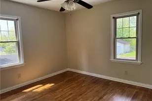 204 E Baird Ave, Barberton, OH 44203 - Photo 9