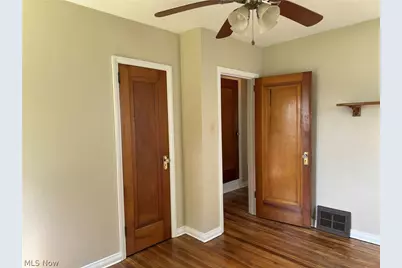 204 E Baird Avenue, Barberton, OH 44203 - Photo 11