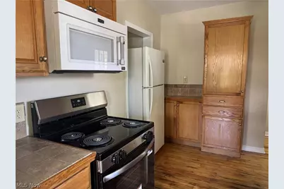 204 E Baird Avenue, Barberton, OH 44203 - Photo 7