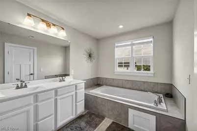 7203 Stonegate Circle NE, Canton, OH 44721 - Photo 17