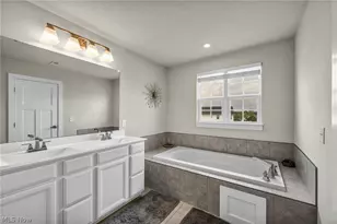 7203 Stonegate Cir NE, Canton, OH 44721 - Photo 17