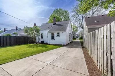 12329 Darlington Avenue, Garfield Heights, OH 44125 - Photo 23