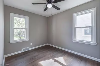 12329 Darlington Avenue, Garfield Heights, OH 44125 - Photo 11