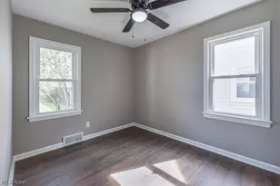 12329 Darlington Ave, Garfield Heights, OH 44125 - Photo 11