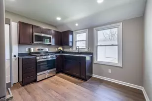 12329 Darlington Ave, Garfield Heights, OH 44125 - Photo 7