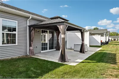 215 Silver Spring Circle, Elyria, OH 44035 - Photo 25