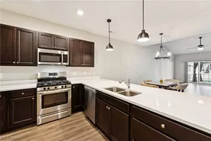 215 Silver Spg Cir, Elyria, OH 44035 - Photo 5