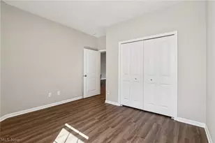 215 Silver Spg Cir, Elyria, OH 44035 - Photo 17