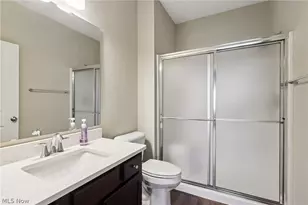 215 Silver Spg Cir, Elyria, OH 44035 - Photo 15