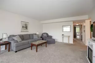 1105 Canyon View Rd, Sagamore Hills, OH 44067 - Photo 11