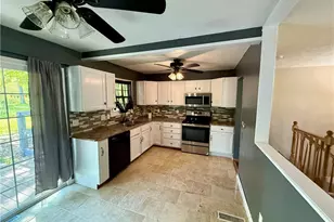 1128 Oakwood Dr, Vermilion, OH 44089 - Photo 13