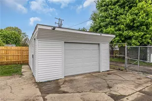 3229 W 52nd St, Loveland, OH 44102 - Photo 27