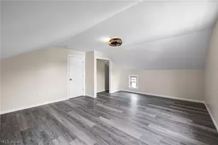 3229 W 52nd St, Loveland, OH 44102 - Photo 21
