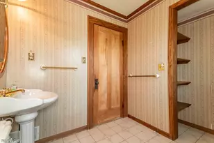 17709 Crestland Rd, Loveland, OH 44119 - Photo 27