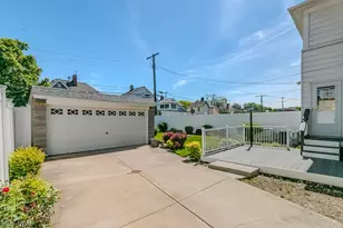 17709 Crestland Rd, Loveland, OH 44119 - Photo 7