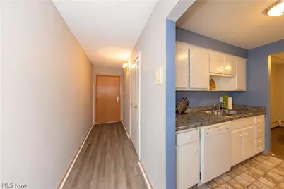 521 Tollis Parkway #288, Grandview Heights, OH 44147 - Photo 3