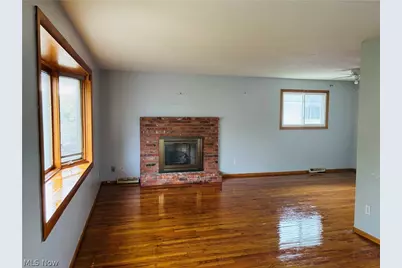 24401 Russell Avenue, Euclid, OH 44123 - Photo 3