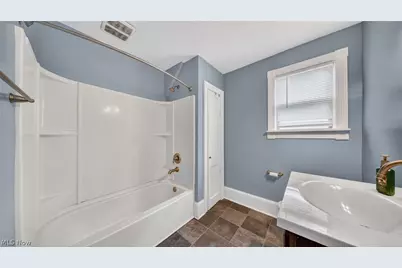 135 Byers Avenue, Akron, OH 44302 - Photo 17