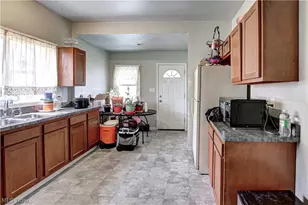 635 E 115th St, Loveland, OH 44108 - Photo 7