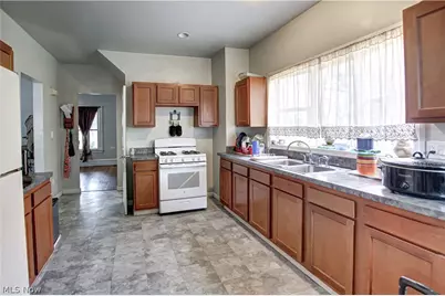 635 E 115th Street, Loveland, OH 44108 - Photo 5