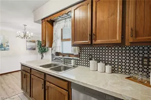 30401 Harrison St, Willowick, OH 44095 - Photo 11