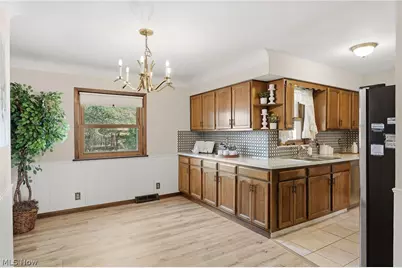 30401 Harrison Street, Willowick, OH 44095 - Photo 9