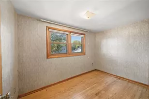 30401 Harrison St, Willowick, OH 44095 - Photo 25
