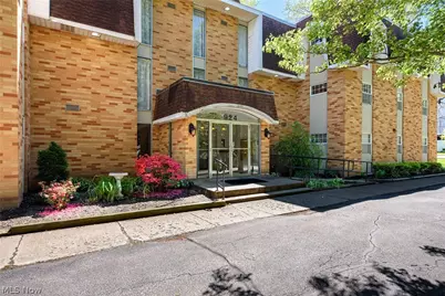 924 Memorial Parkway #207, Akron, OH 44303 - Photo 1