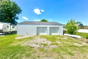 427 Columbia Ave, Williamstown, WV 26187 - Photo 31
