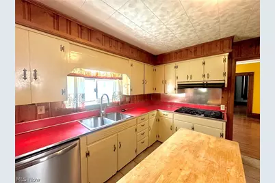 427 Columbia Avenue, Williamstown, WV 26187 - Photo 15