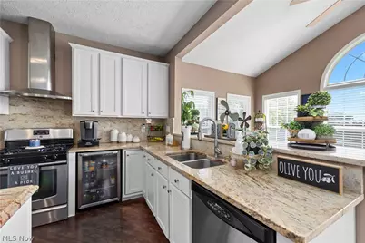 4625 Crossing Trail, Lorain, OH 44053 - Photo 17