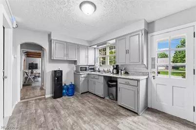 201 N Cleveland Massillon Road, Akron, OH 44333 - Photo 17