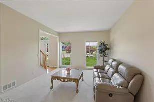 16264 Selby Cir, Strongsville, OH 44136 - Photo 9